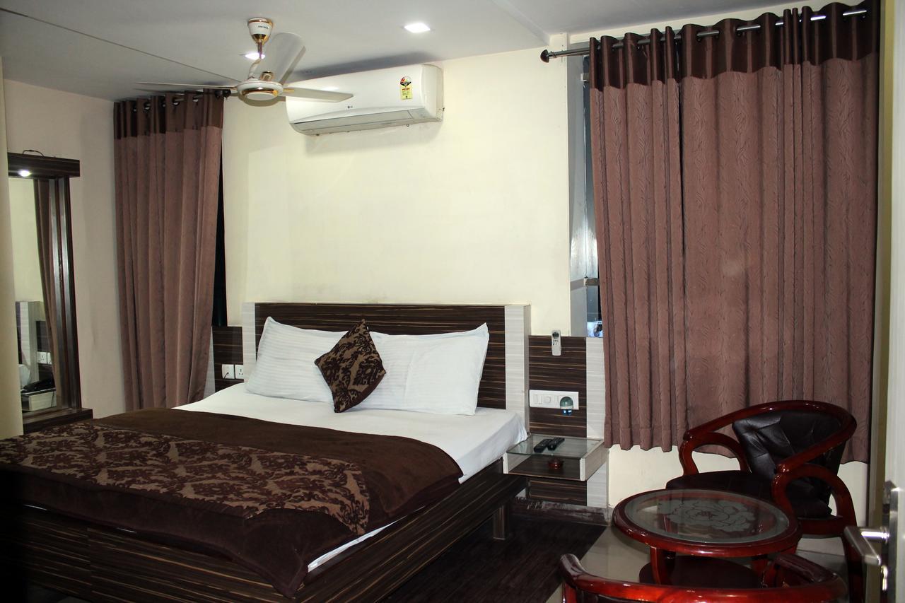 Hotel Swayam Jabalpur Exteriér fotografie