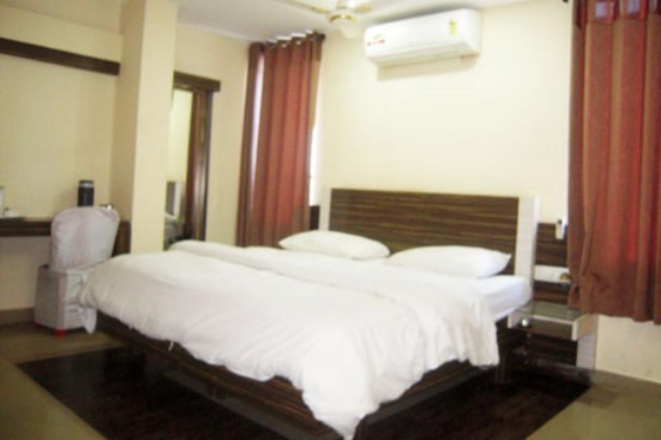 Hotel Swayam Jabalpur Pokoj fotografie